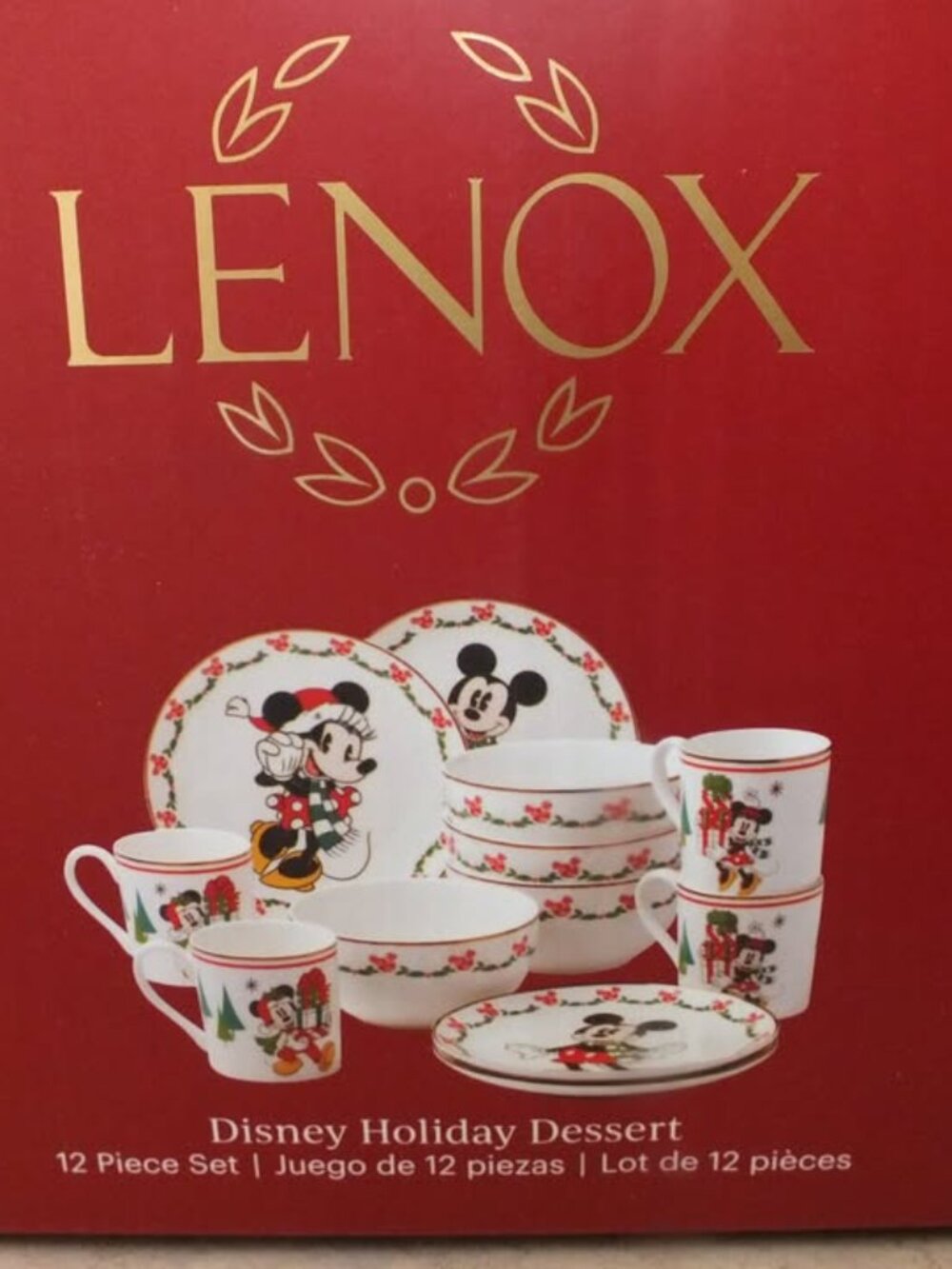 Lenox 898776 Disney Holiday 11-Piece Set, Service for 4